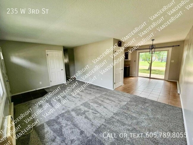 Building Photo - 235 W 3rd St-