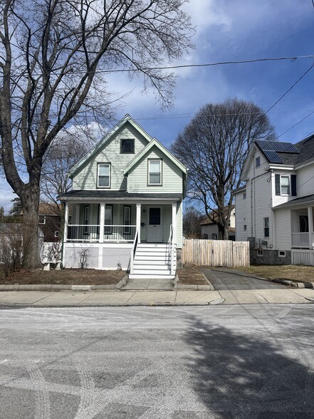 Building Photo - 16 Gordon St