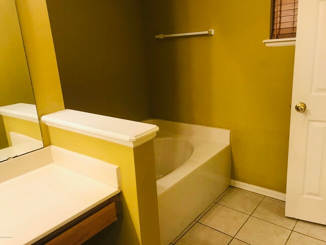 Building Photo - 1383 Oden Ct