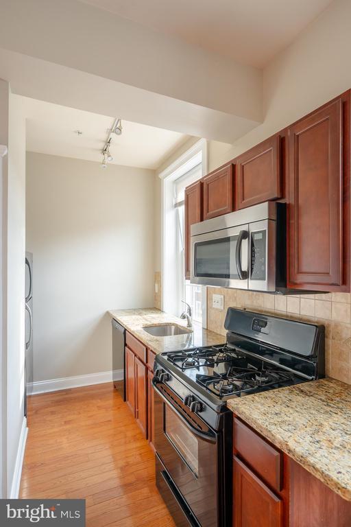 Building Photo - 236 W Market St