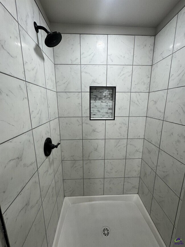 Building Photo - 301 Doyle St