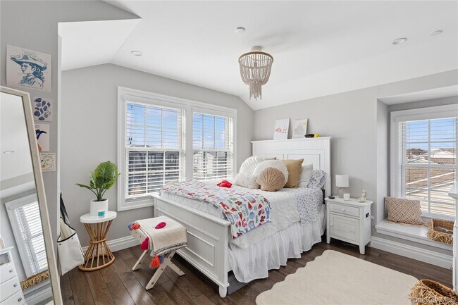 Building Photo - 39 Shinnecock Rd