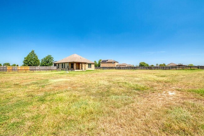 Building Photo - 117 Brittany Ln