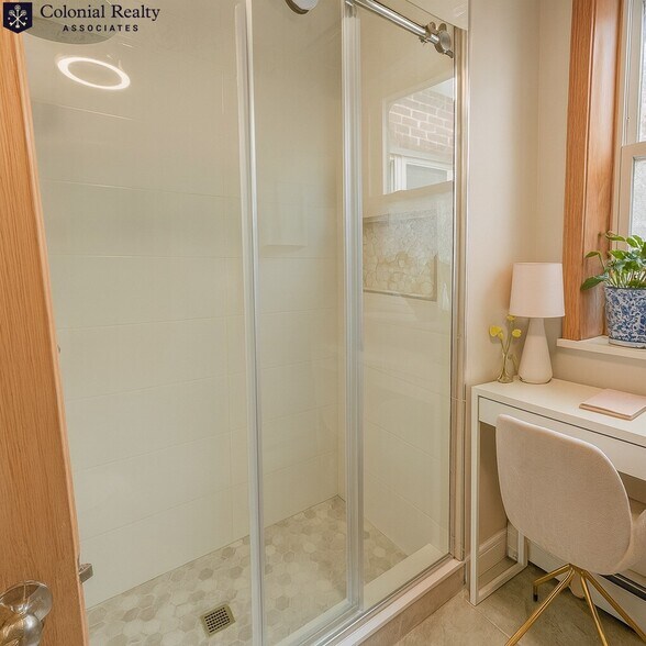 Building Photo - 25 Gibbs St