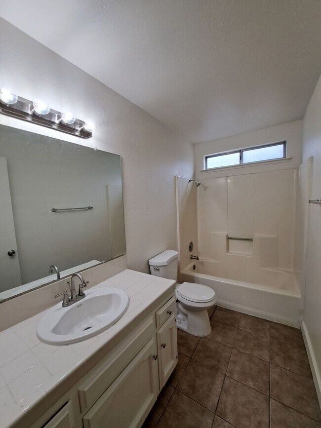 Building Photo - Stunning 2 Story Home with 3BR and a Backyard-Available Now!