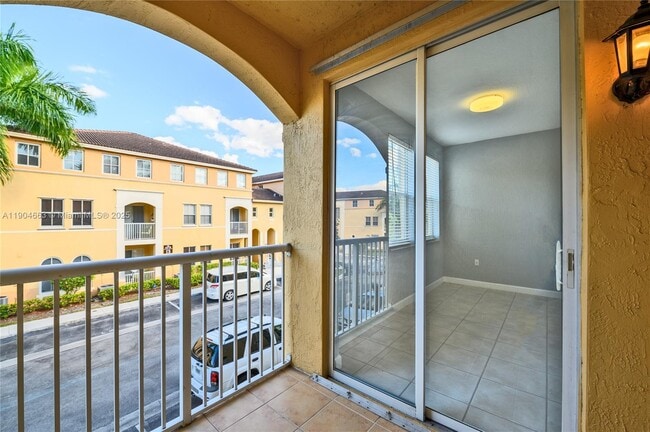 Building Photo - 4465 SW 160th Ave