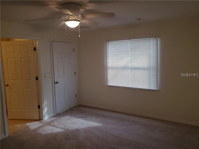 Building Photo - 1108 Apple Terrace