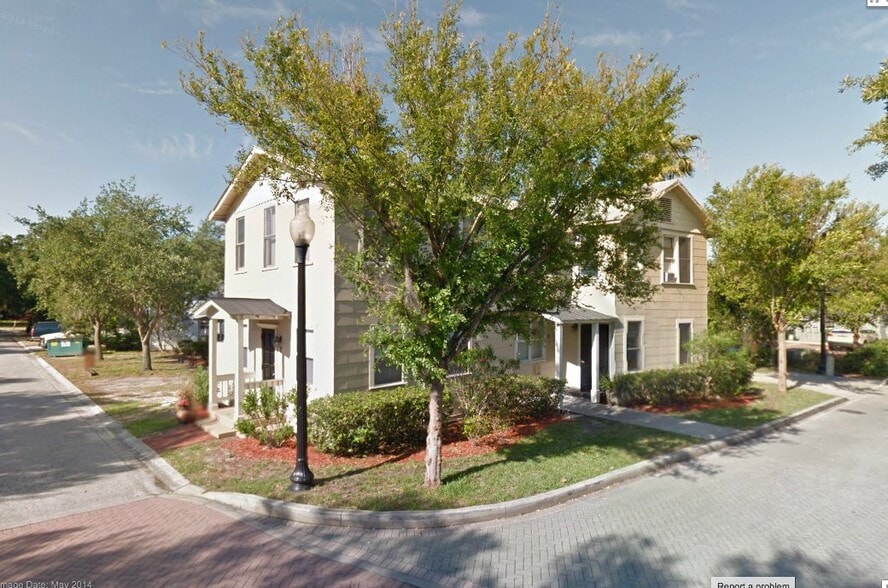 Building Photo - 326 W Honey St