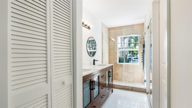 Building Photo - 1811 SW 124th Way