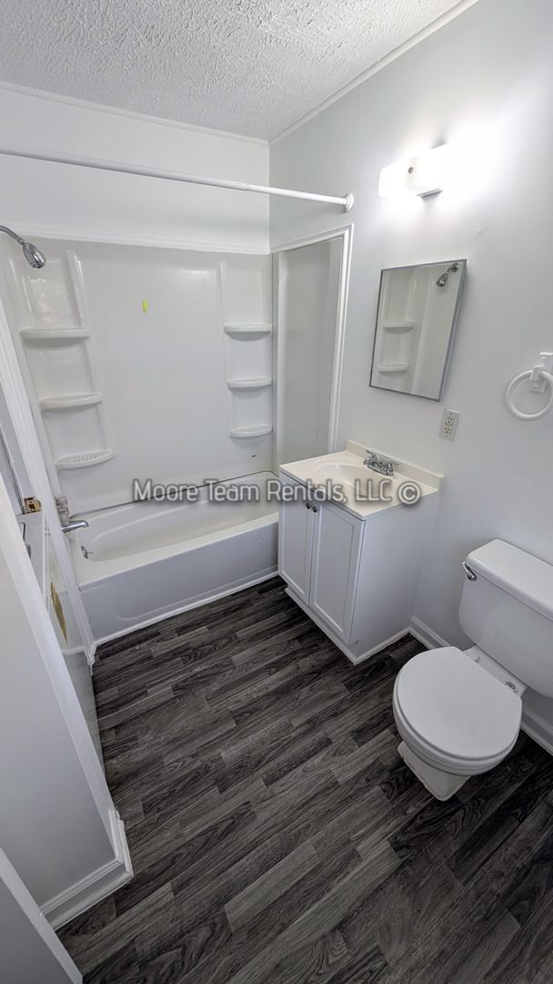 Building Photo - Cedar Hill Cir - Duplex