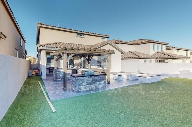 Building Photo - 8812 Jet Stream Rd NW