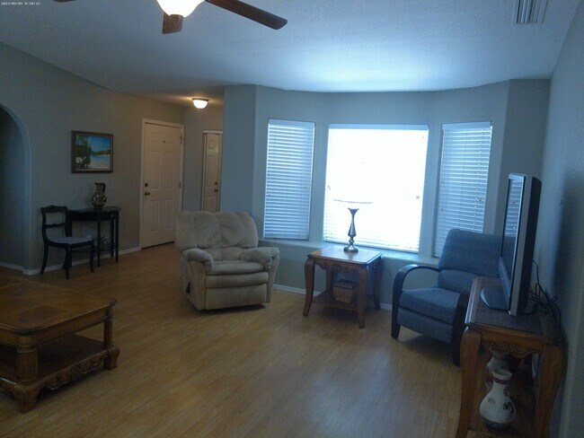 Building Photo - Fully furnished short term rental less then 6 months great for winter rental