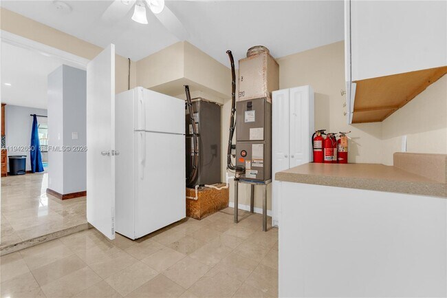 Building Photo - 601 N 44th Ave