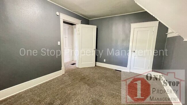 Building Photo - 3 Bedroom, 1 Bathroom House in Kansas City...