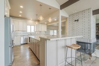 Building Photo - 2110 Hodesha Way