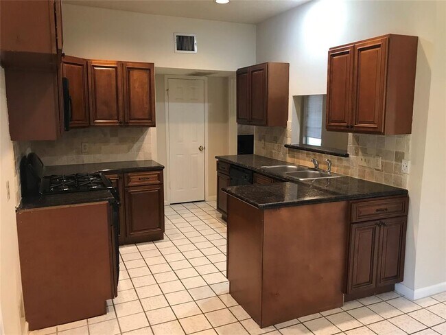 Building Photo - 14203 Poneal Ct