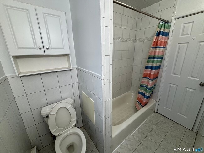 Building Photo - 17 Ferris Ave