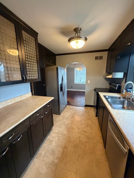 Building Photo - 4838 Summit St