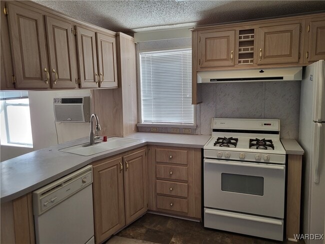 Building Photo - 4479 Amanda Ave