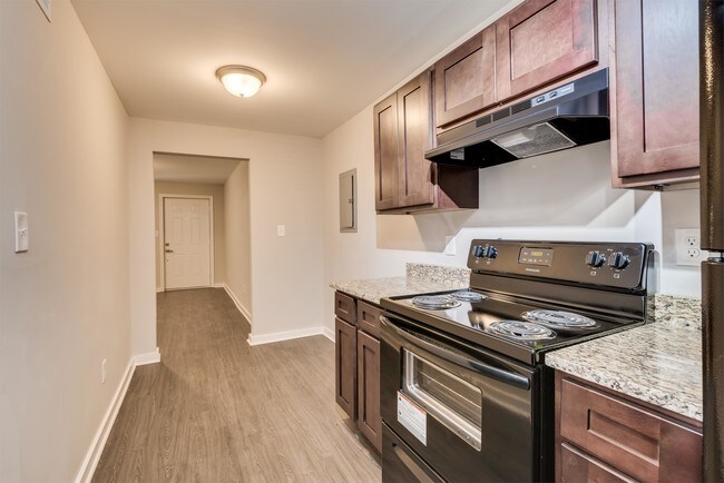Building Photo - 1111 Westview Dr SW