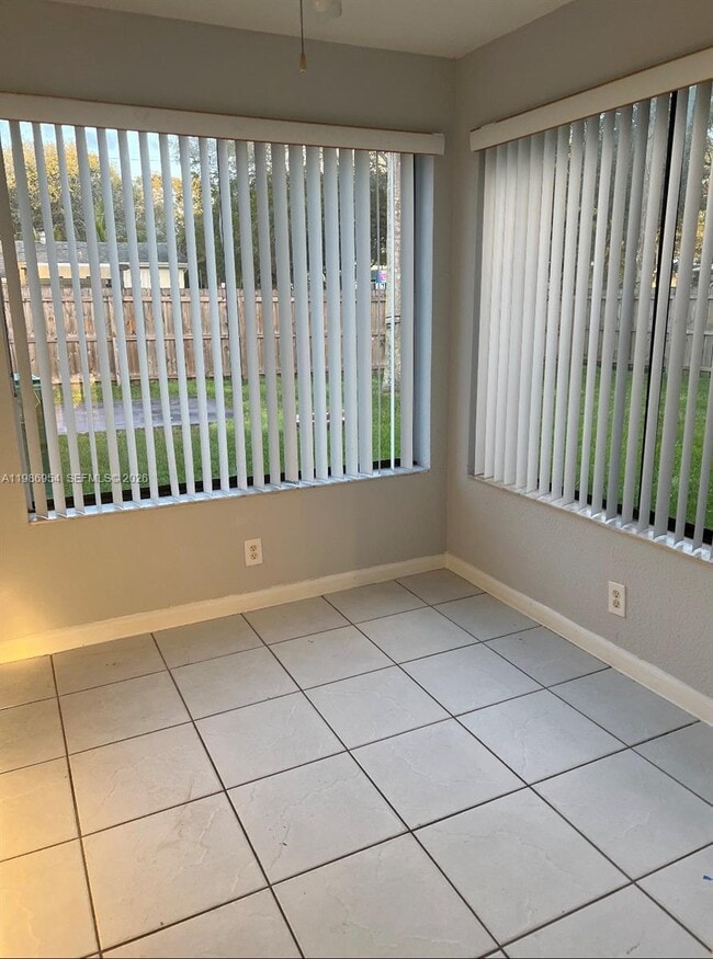 Building Photo - 5048 SW 92nd Terrace