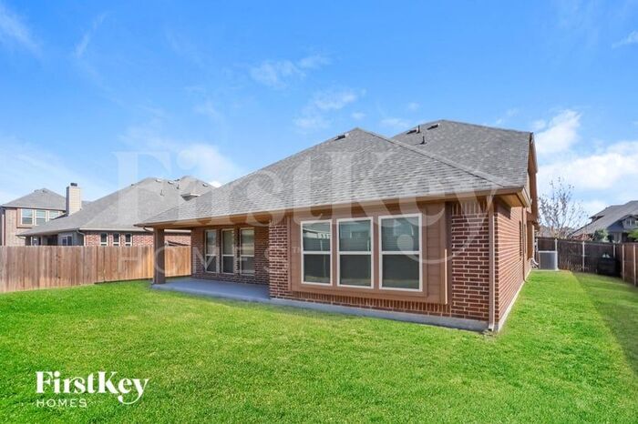 Building Photo - 528 Sagebrush Ln