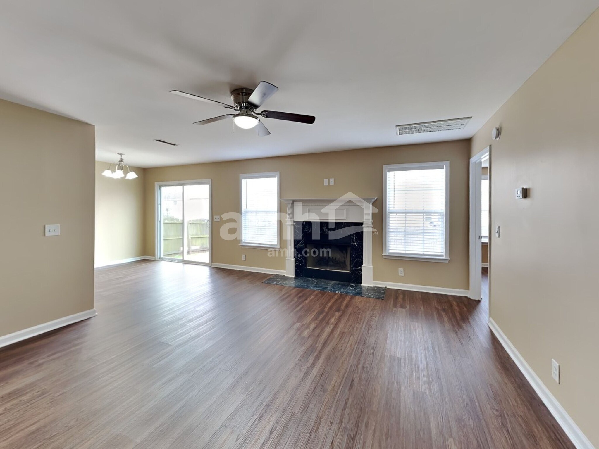 Building Photo - 1262 Lasalle Dr