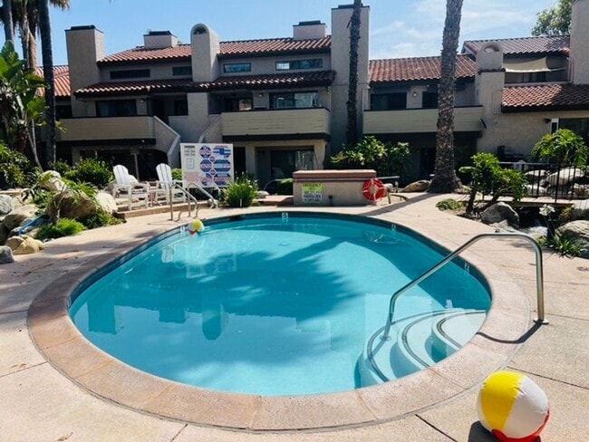 Building Photo - Luxury Living Awaits: Stunning Remodeled C...