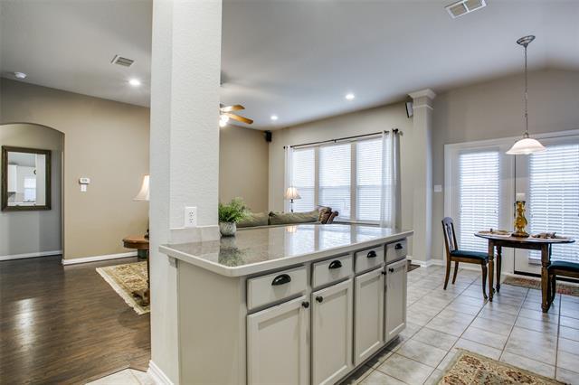 Building Photo - 2007 Highland Dr