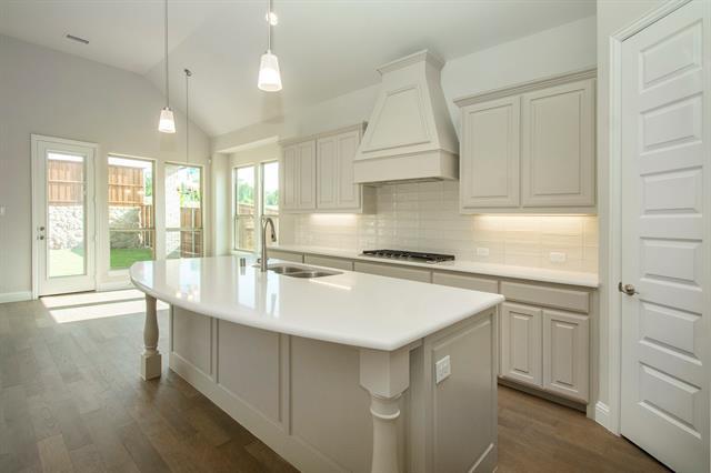 Building Photo - 2223 Clairmount Dr