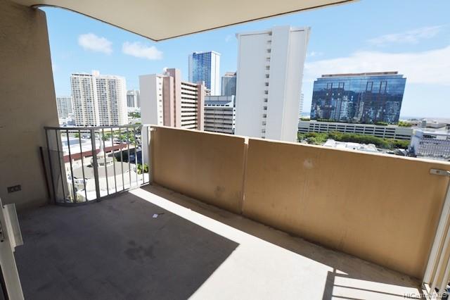 Building Photo - 1561 Kanunu St