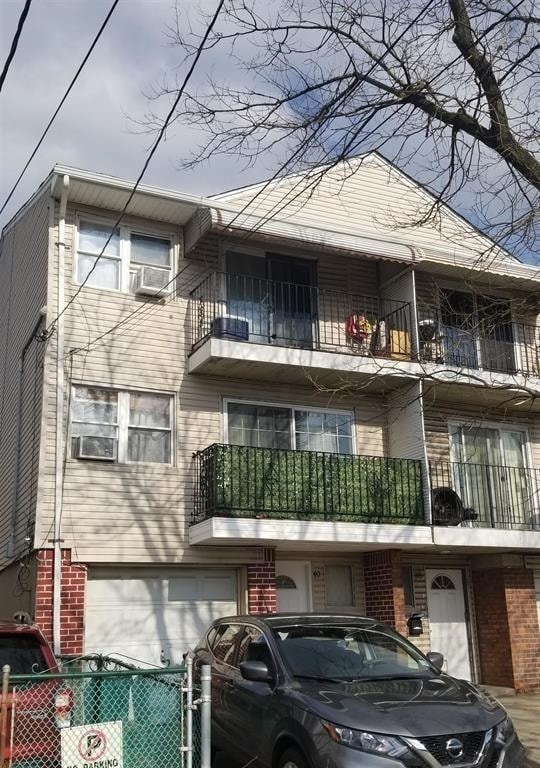 Primary Photo - 40 Fisk St