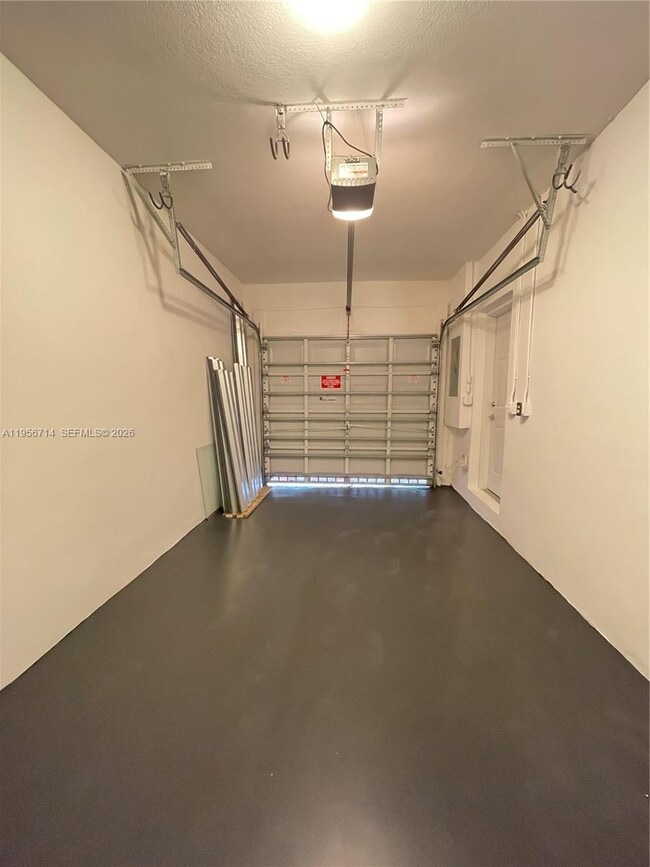 Building Photo - 6524 Hidden Cove Dr