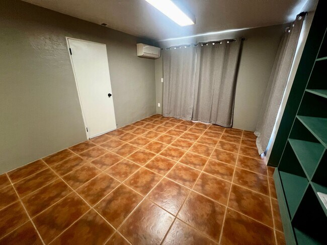 Building Photo - Charming 3-Bedroom Home for Rent in Lander...