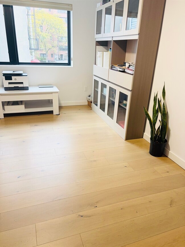 Building Photo - 211 70th St