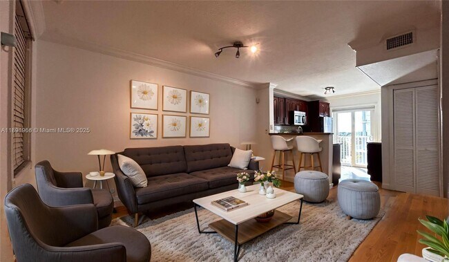 Building Photo - 2575 SW 27th Ave