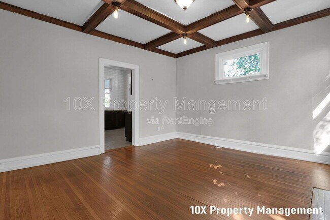 Building Photo - 382 Carpenter St