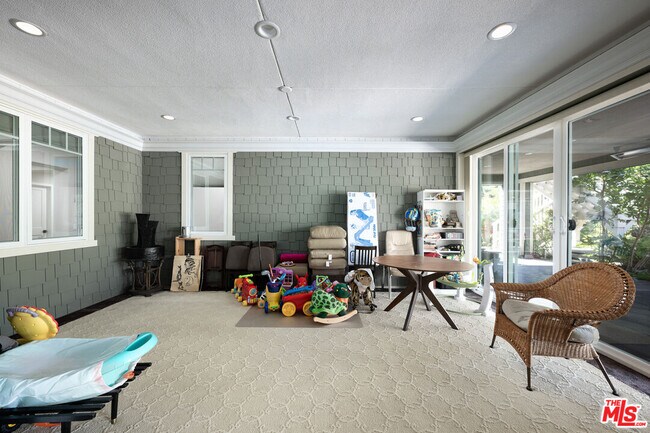 Building Photo - 9 Casaba Rd