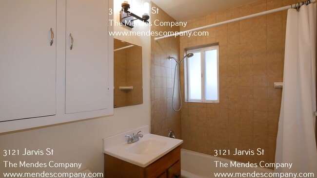 Building Photo - 3121 Jarvis St