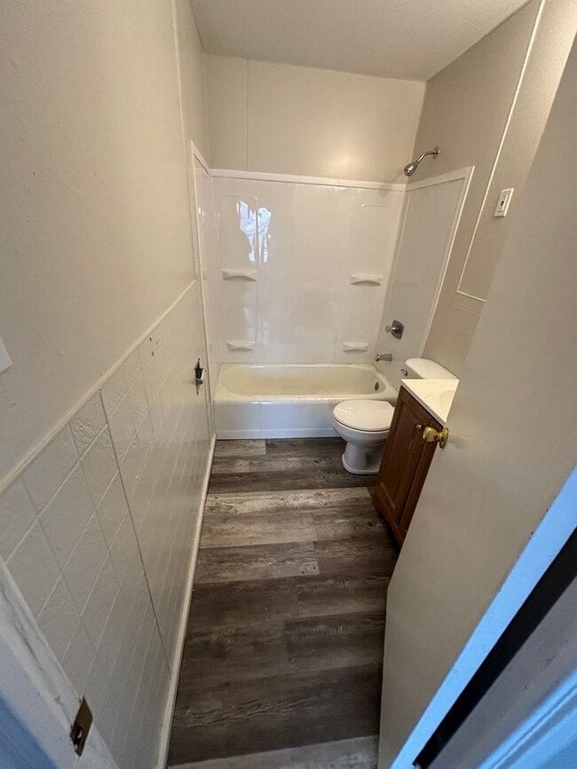 Building Photo - LIMITED TIME**NO APPLICATION FEE**1/2 OFF DEPOSIT**