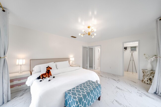 Building Photo - 583 Rambling Dr Cir