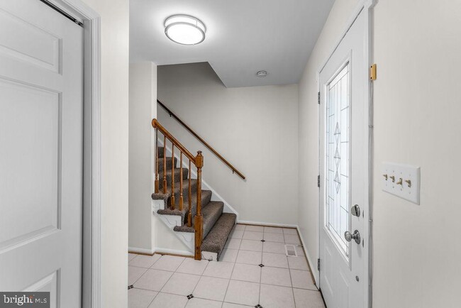 Building Photo - 8009 Frontier Dr