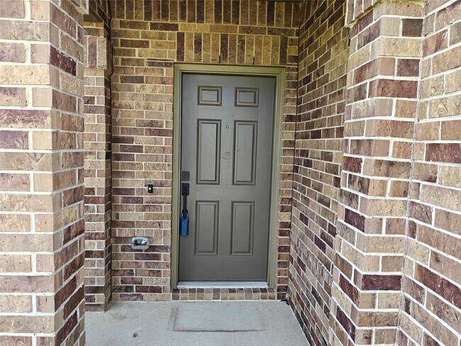 Building Photo - 1731 Gray Hawk Dr