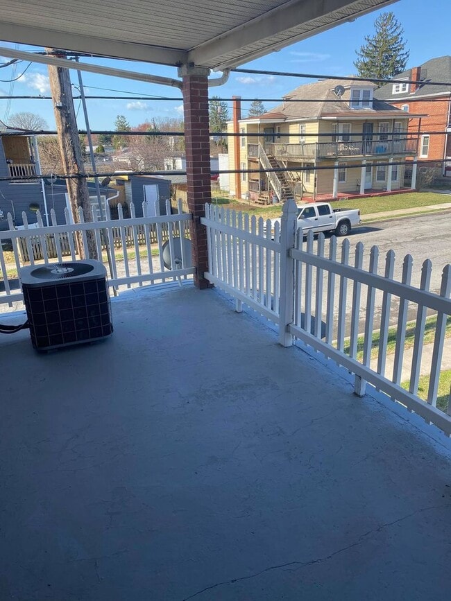 Building Photo - 202 W Howard St