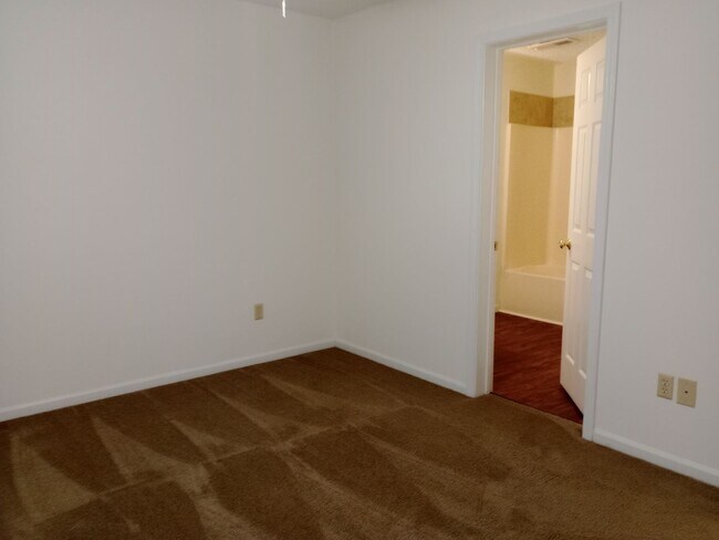 Building Photo - 4414-4416-4416 Cheryl Ct