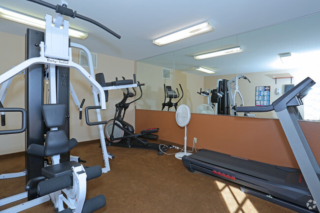 Fitness Center - Silver Cliffs Apartments