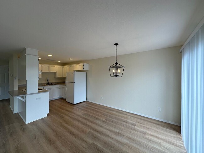 Building Photo - Shopper's Delight- Central Vancouver 2/ 2.5 Townhouse