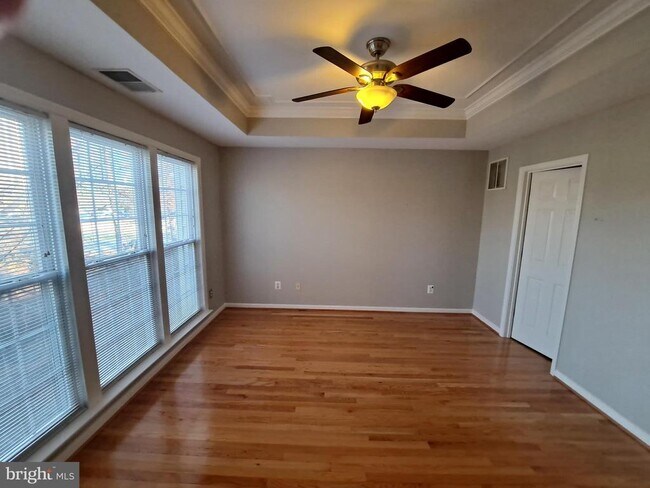 Building Photo - 7738 Heritage Woods Way