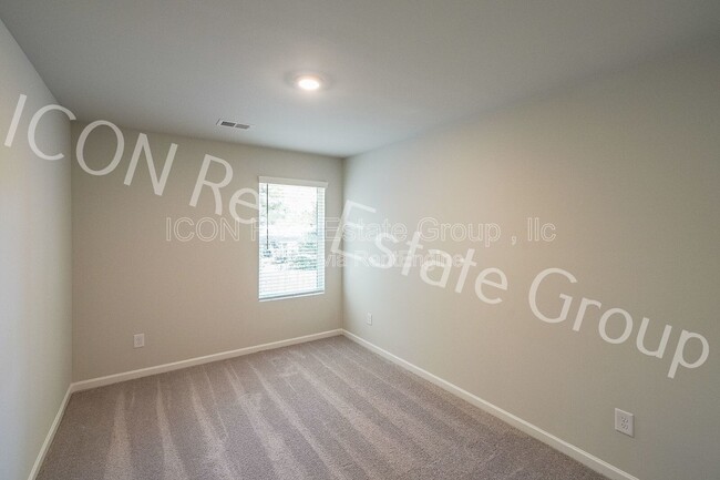 Building Photo - 124 Vlg Grn Dr NW