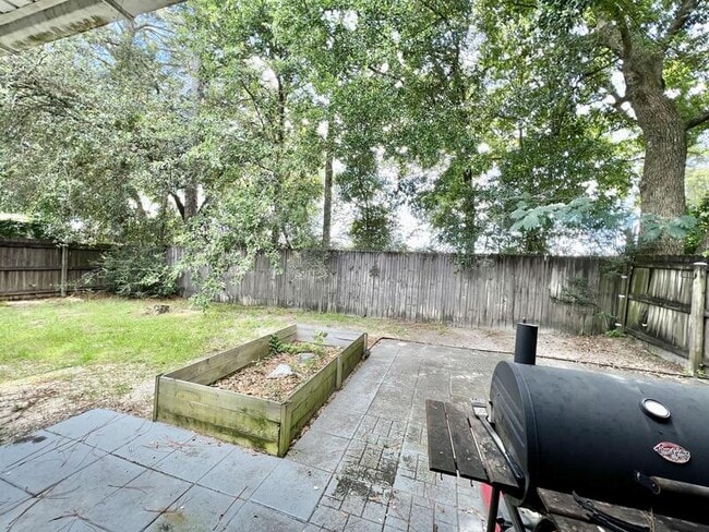 Building Photo - 1838 Brick Cir